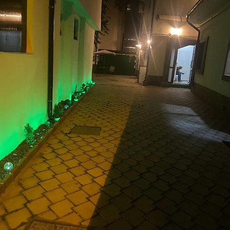 Cazan House Hostel Boekarest Buitenkant foto