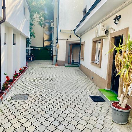 Cazan House Hostel Boekarest Buitenkant foto