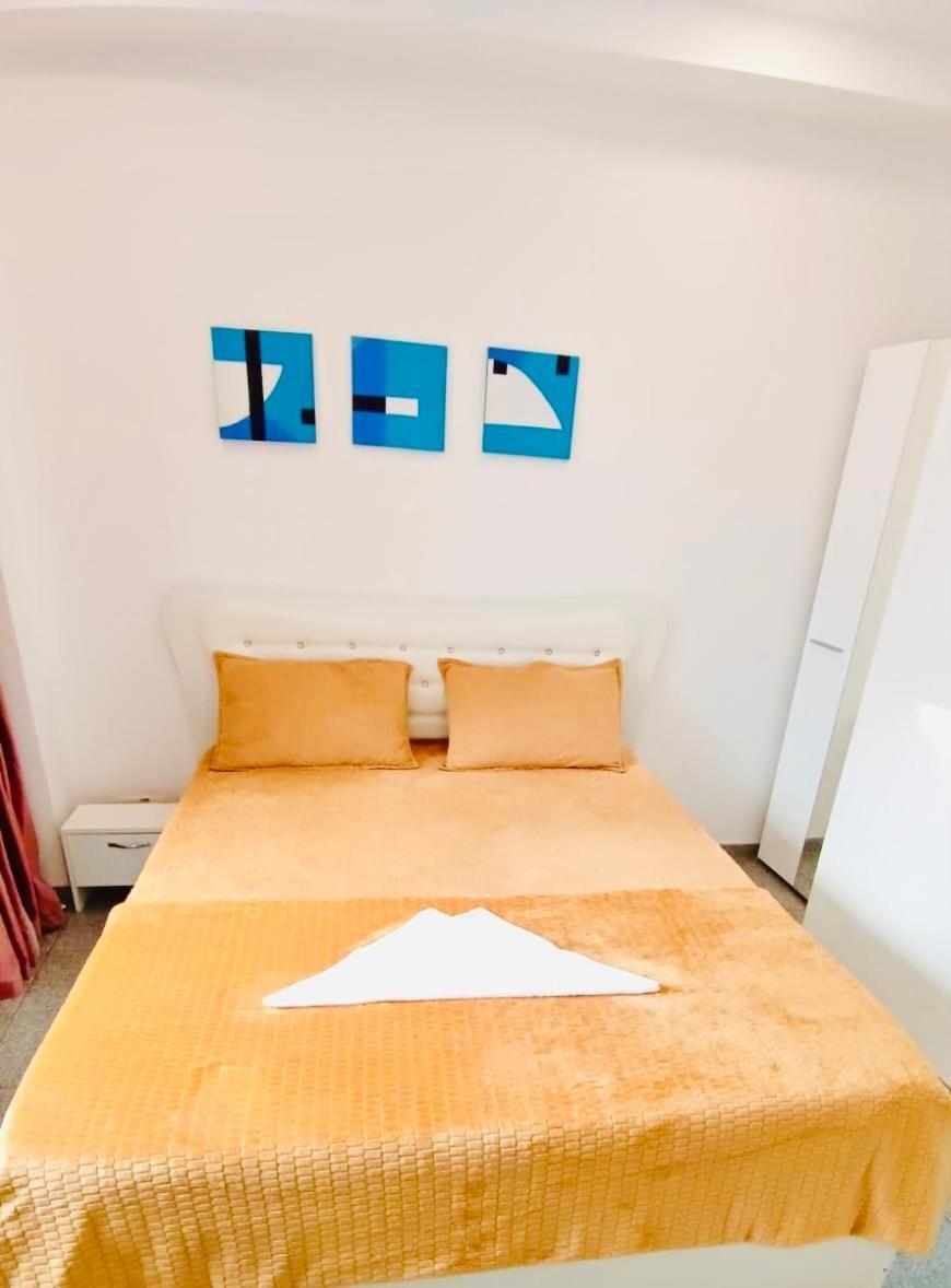 Cazan House Hostel Boekarest Buitenkant foto
