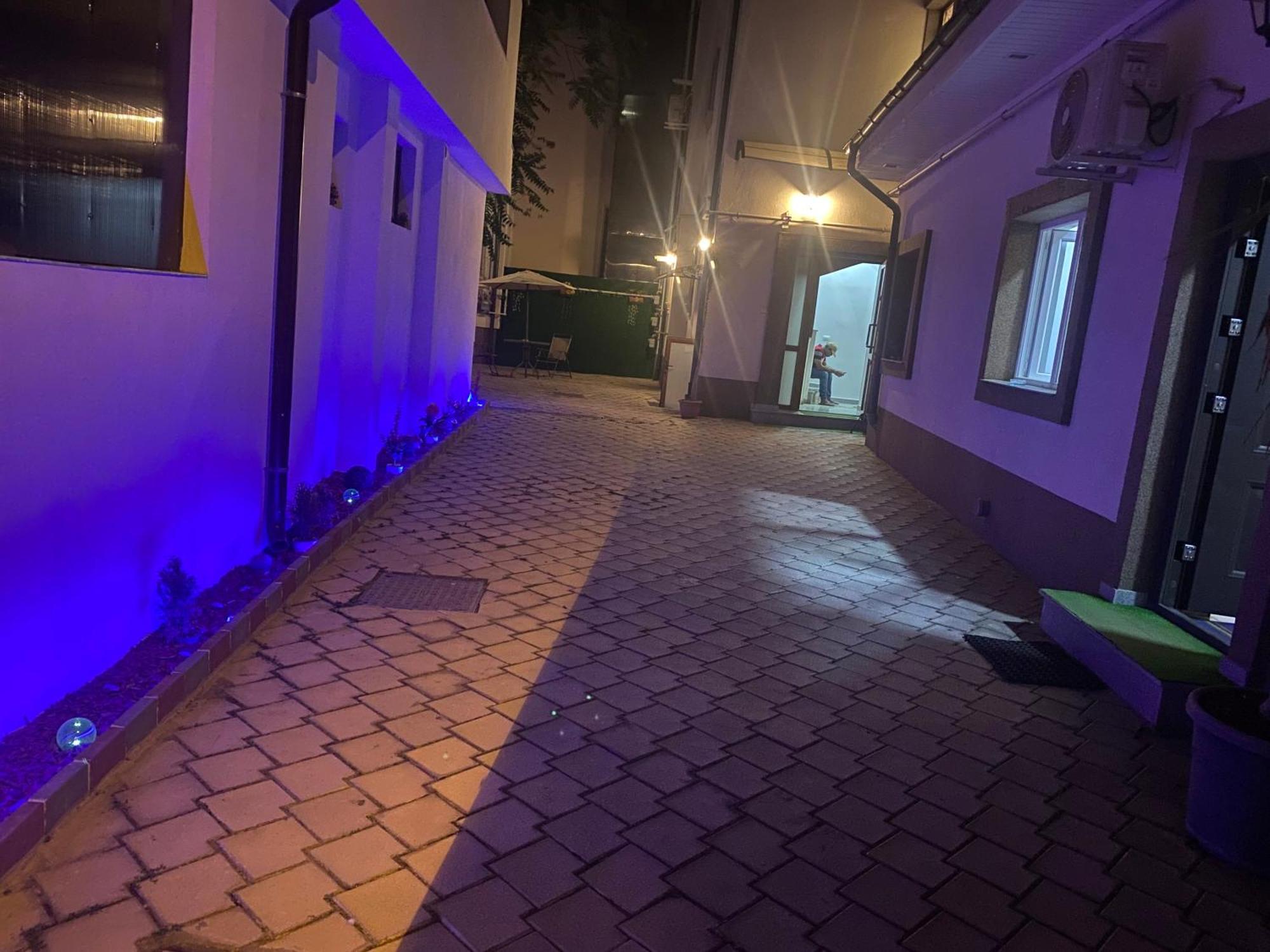 Cazan House Hostel Boekarest Buitenkant foto