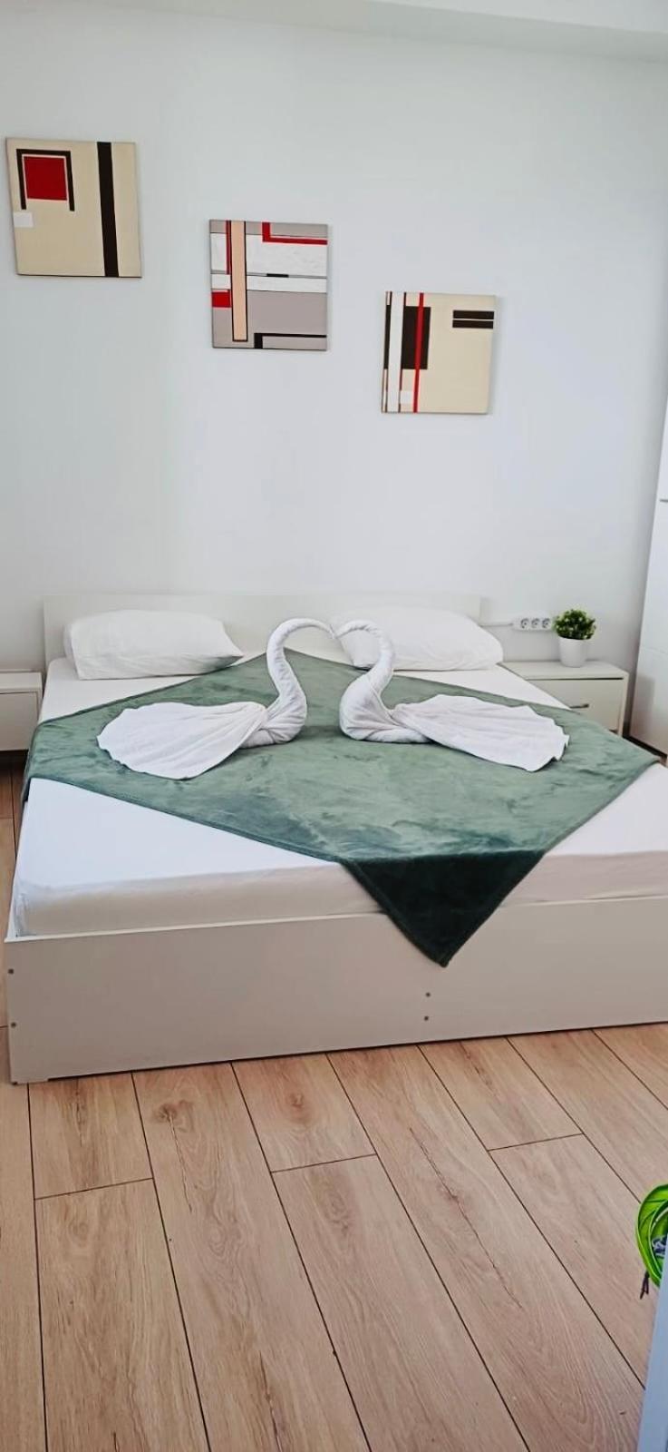 Cazan House Hostel Boekarest Buitenkant foto